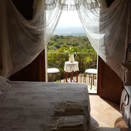 לינה וארוחת בוקר Filo D'oro ארזח'ינה